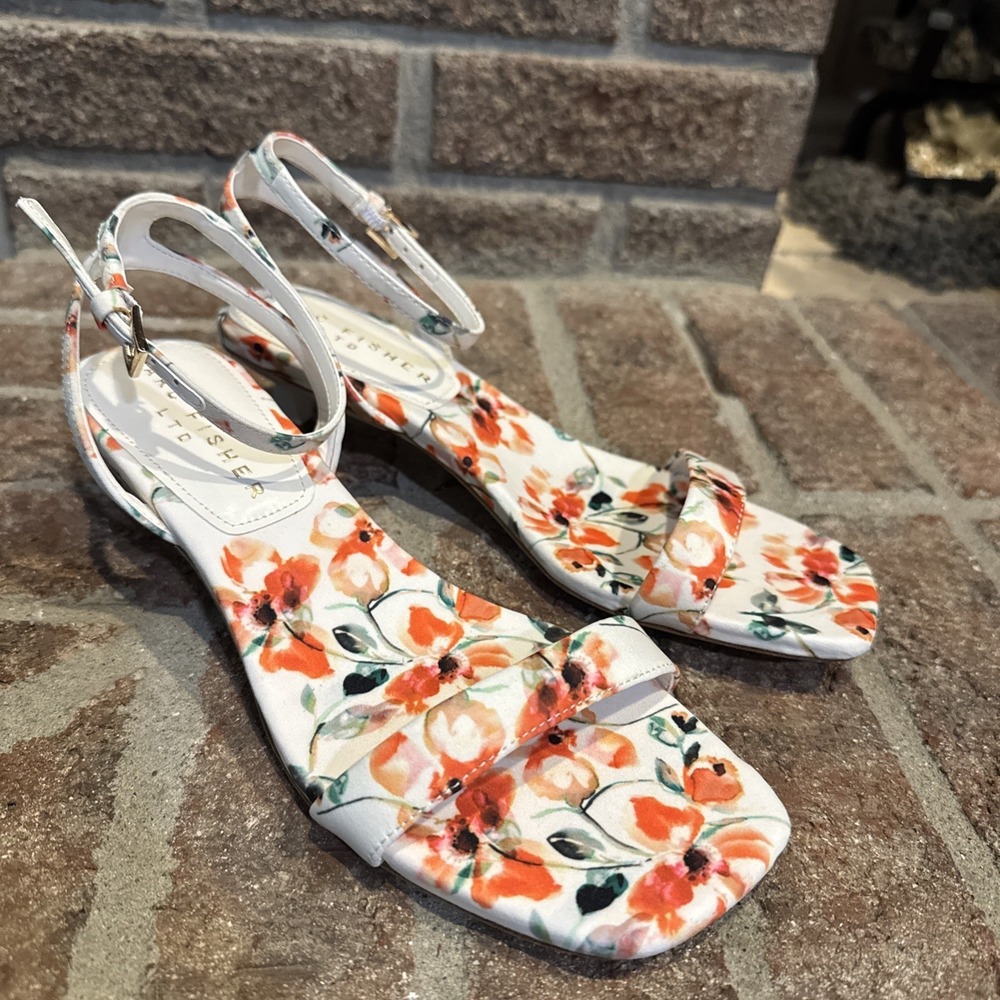 Marc Fisher Alona Ankle Strap Kitten Heel Sandal White Floral Square Toe Sz 6.5
